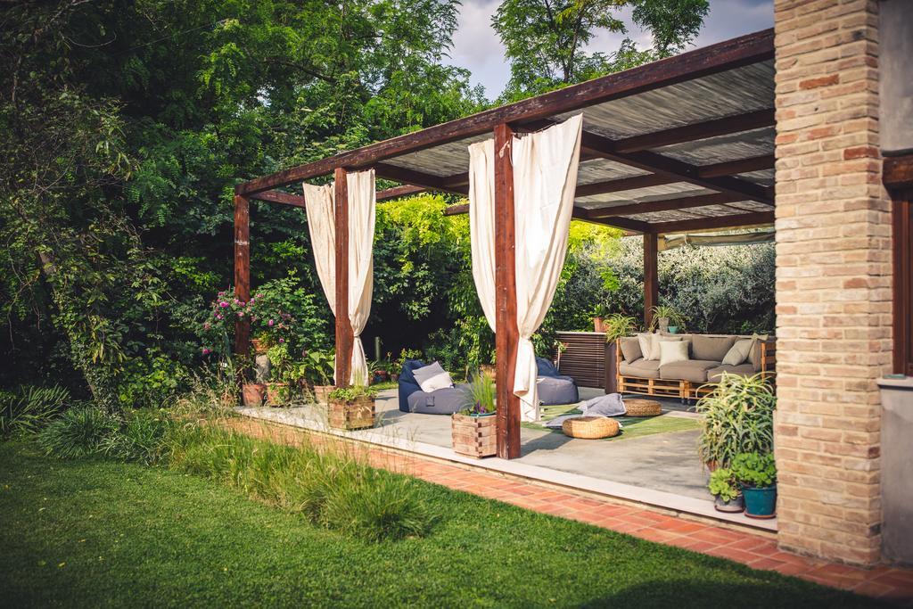 B&B I Fiori Della Cava เปซาโร ภายนอก รูปภาพ