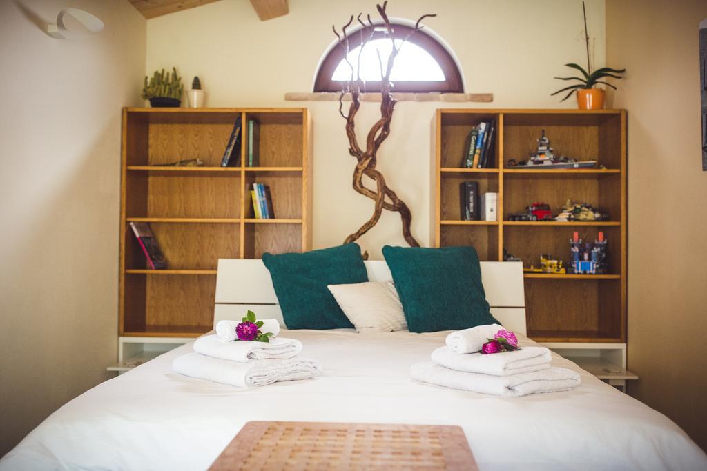 B&B I Fiori Della Cava เปซาโร ภายนอก รูปภาพ