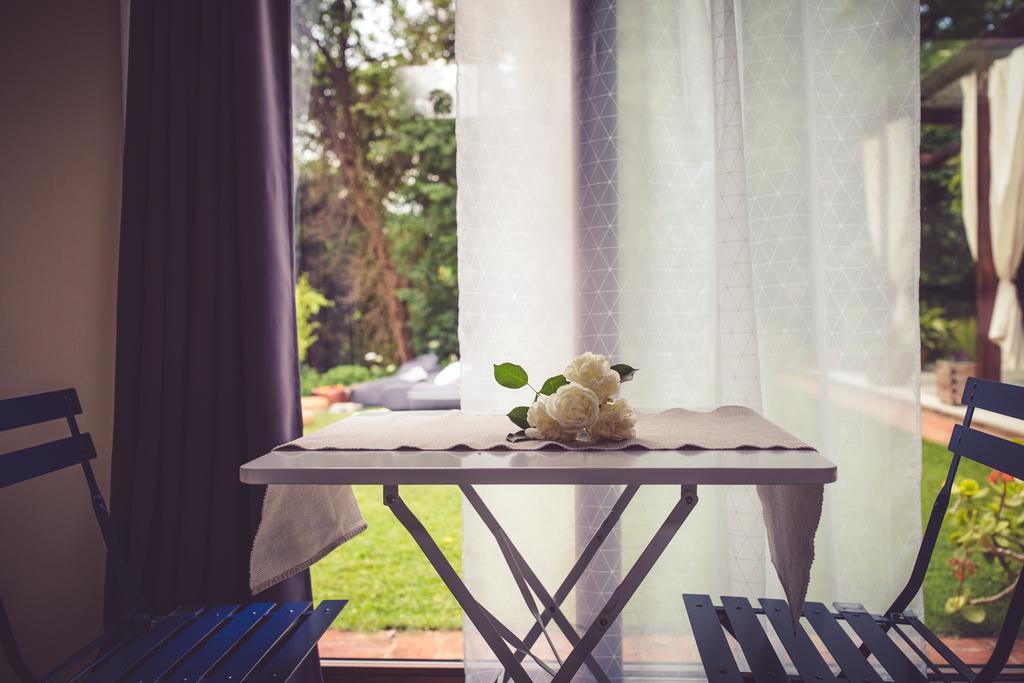B&B I Fiori Della Cava เปซาโร ภายนอก รูปภาพ