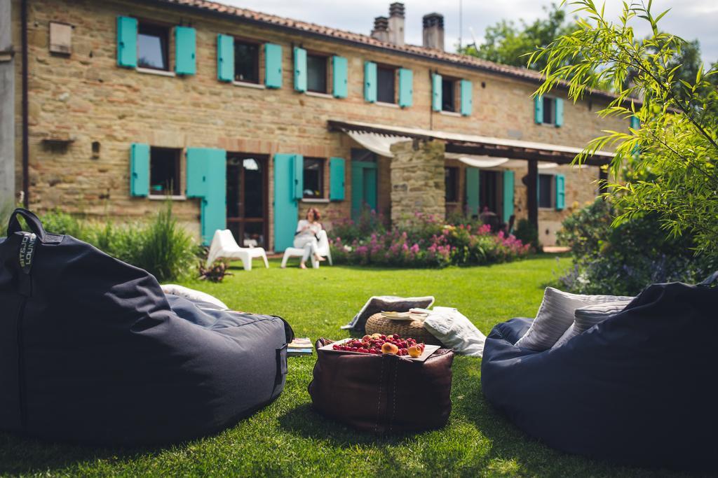 B&B I Fiori Della Cava เปซาโร ภายนอก รูปภาพ